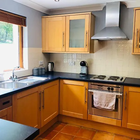 Peaceful Location Close To The Sea And Just A 15 Minute Stroll Into Kenmare