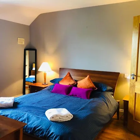 Peaceful Location Close To The Sea And Just A 15 Minute Stroll Into Σπίτι διακοπών *