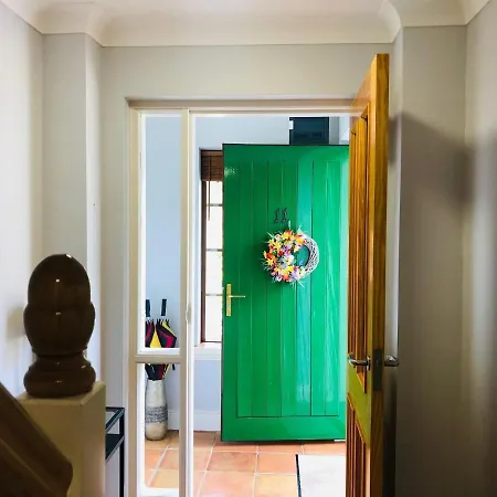 Peaceful Location Close To The Sea And Just A 15 Minute Stroll Into Hébergement de vacances