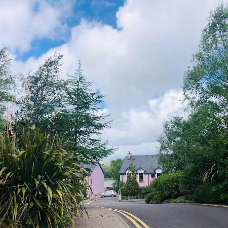 Peaceful Location Close To The Sea And Just A 15 Minute Stroll Into