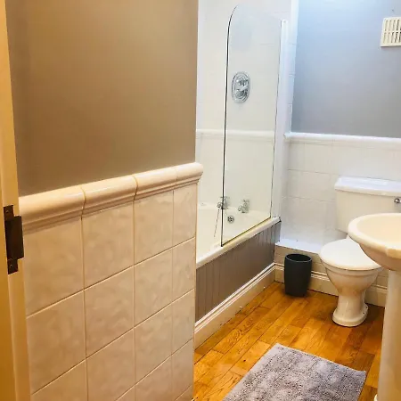 Peaceful Location Close To The Sea And Just A 15 Minute Stroll Into Kenmare