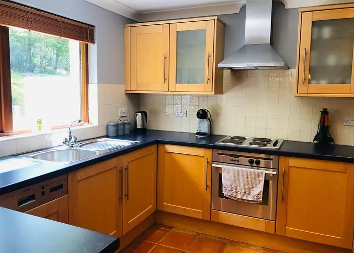 Peaceful Location Close To The Sea And Just A 15 Minute Stroll Into 켄마어