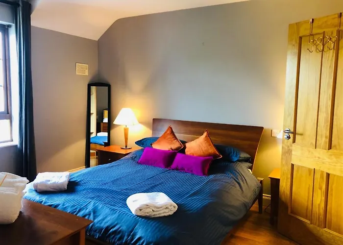 Peaceful Location Close To The Sea And Just A 15 Minute Stroll Into 펜션 *